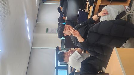 26학번 이장하, 이호형의 브이^^